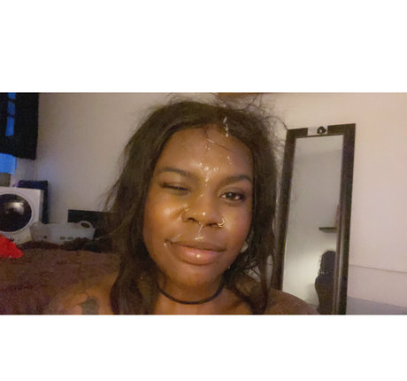 crushvelvet exclusive model images