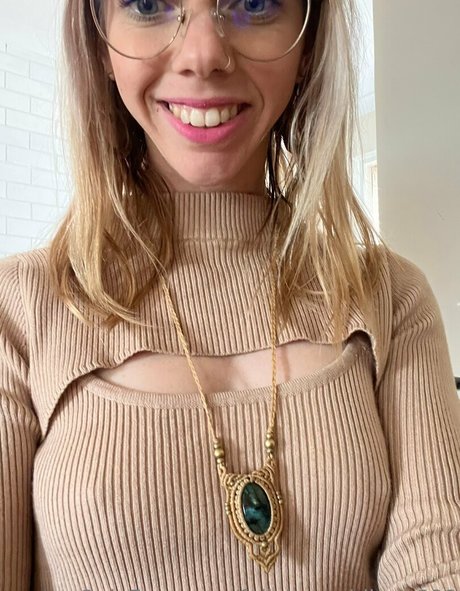 smile onlyfans free naked images