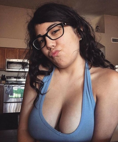 Angel Isais porn star pic