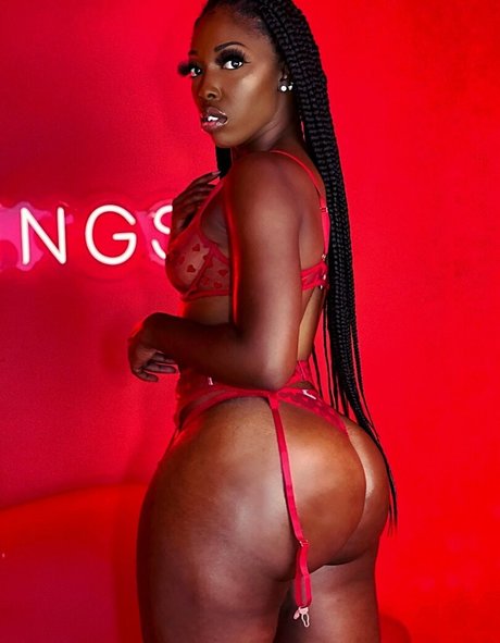 samira 0825 star erotic photos