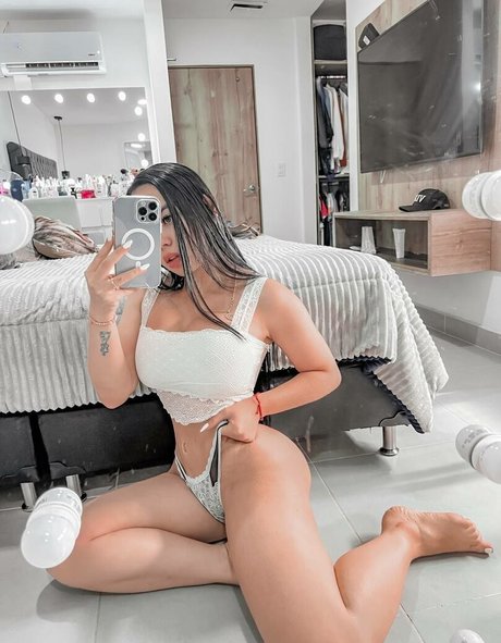 MichelleGiraldo exclusive model img