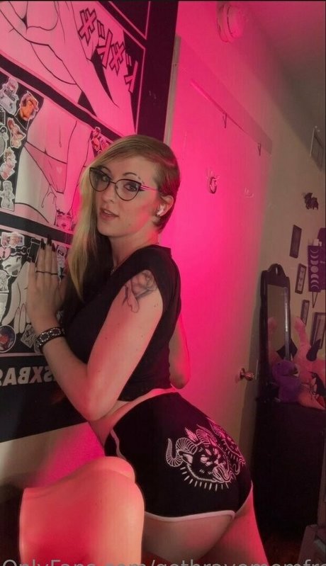 gothravemomfree Images