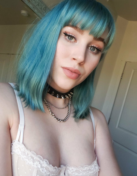 cheyisabear naked model pictures