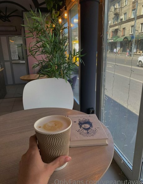 veganutayaa sexy model pictures