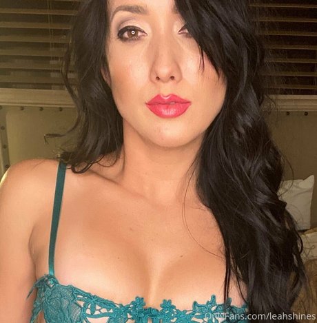 leahshines pornstar pretty archive