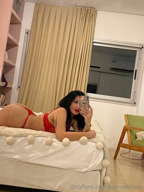 Its Emilyy model art gallery