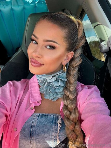 Jackyzyrus hot star pics