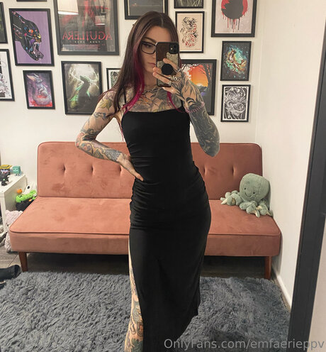 Emfaerieppv model sexy pic