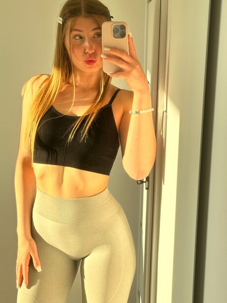 Miasummmersvip model gallery