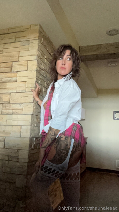 Shaunaleaaa star hot picture