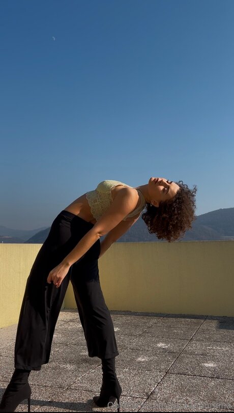 Saraaandoriinhaa free actress galleries