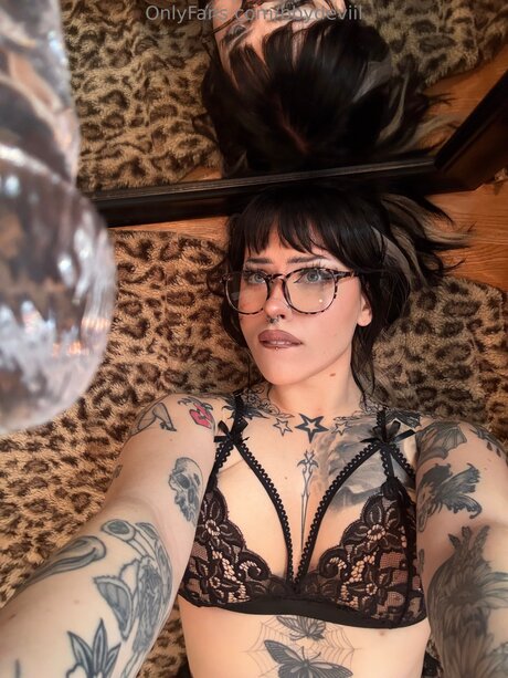 Bbydeviil model erotic pic