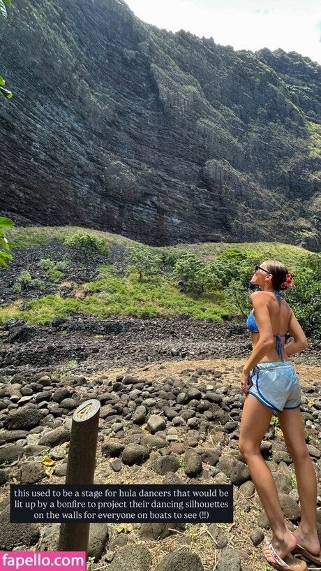 female influencer onlyfans top photos