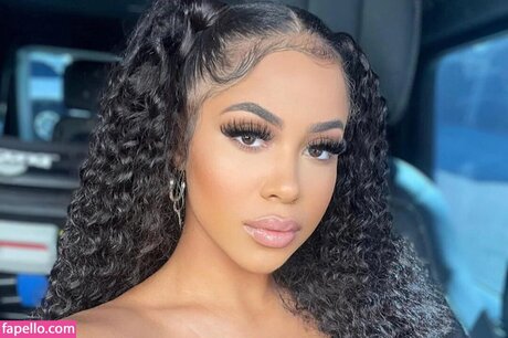 Yasmin Elopez sexy star photos