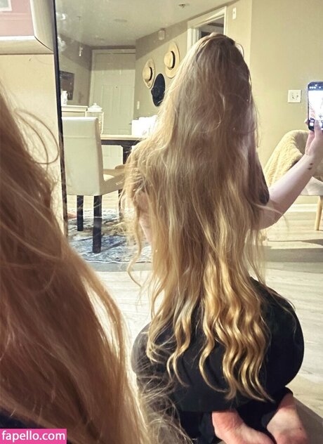 Diovana Konigsreuter model hd pics