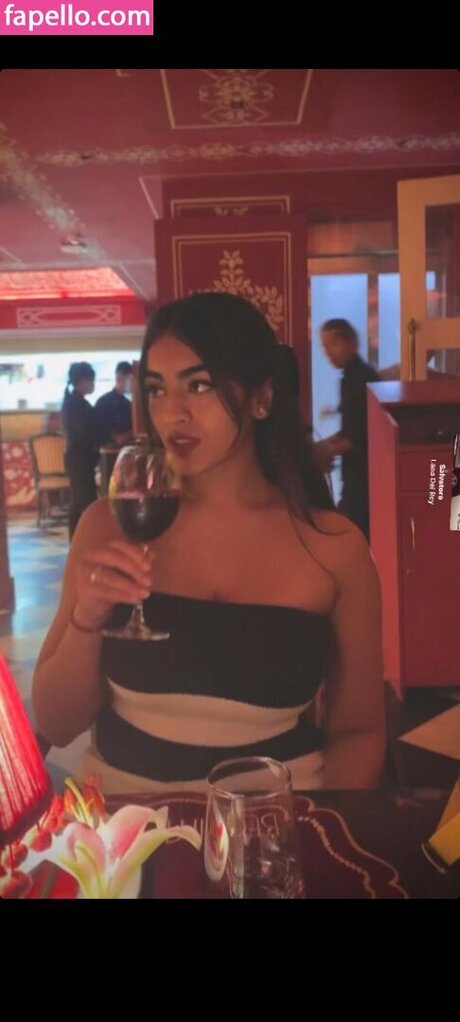 kritiii444 erotic model archive