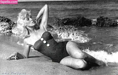 milf handjob onlyfans naked galleries