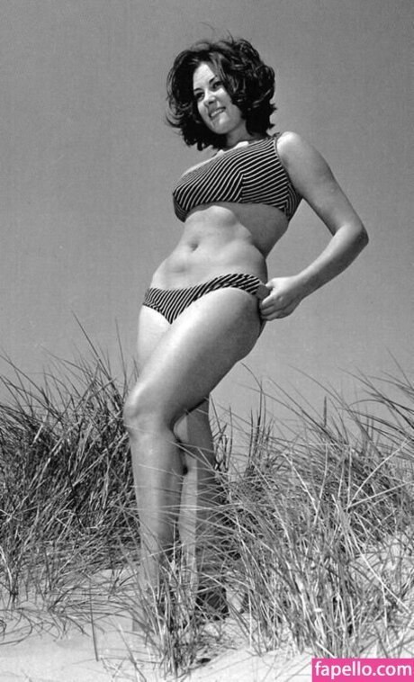 Vintage English Pinups sexy pornstar gallery