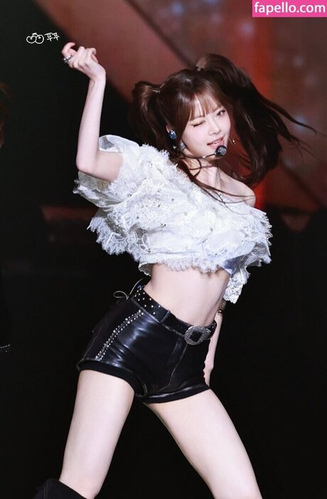 Hong Eunchae_ erotic pornstar picture