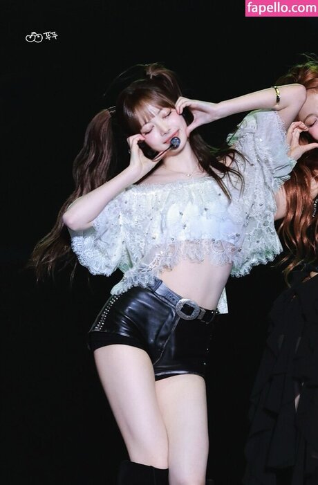 Hong Eunchae_ art actress gallery