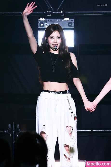 Hong Eunchae_ pornographic model picture