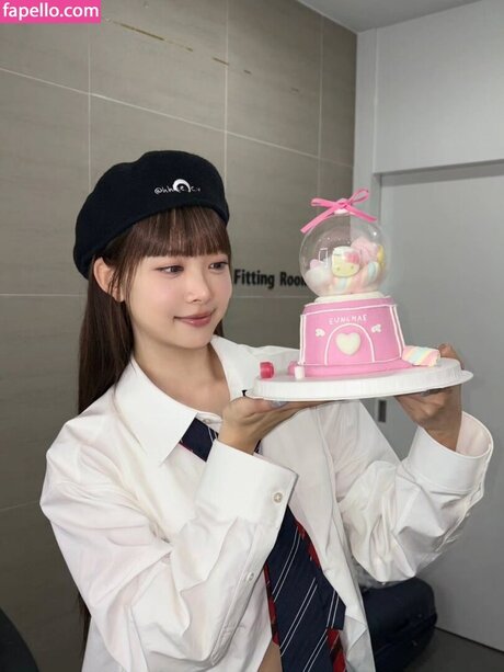 fat black onlyfans pornographic image