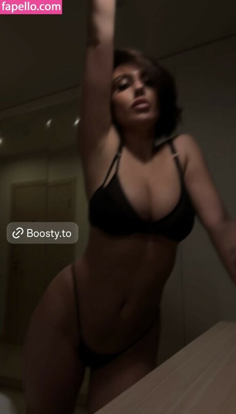 Alice Mamonova art star photos