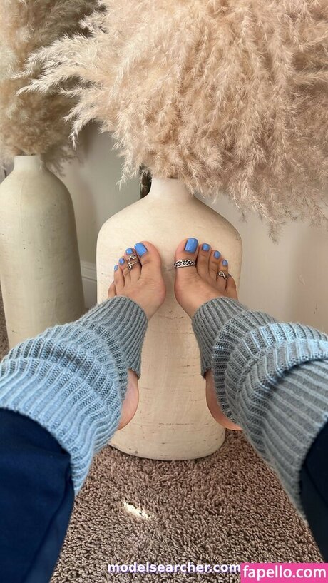 Catwomandulce nude actress picture