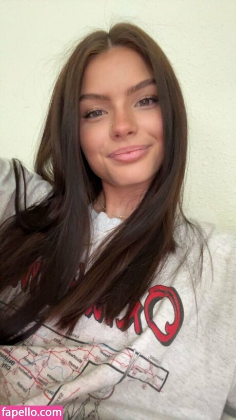 Lacey Solberg star beautiful image