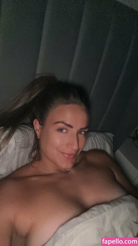 pollyanna isabella exclusive model pictures