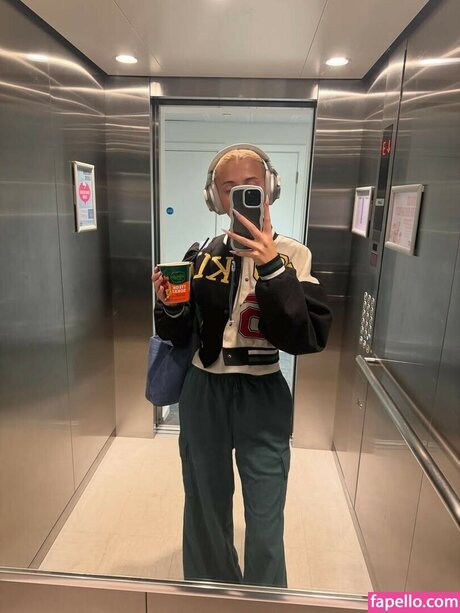 emwallbank star erotic images