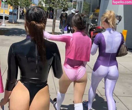 Sakura Shymko art model photo