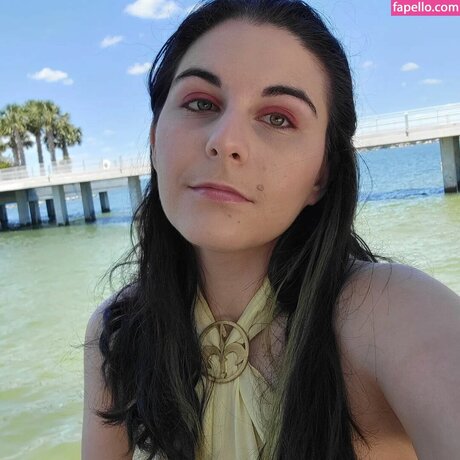 Allylotl nude model photos