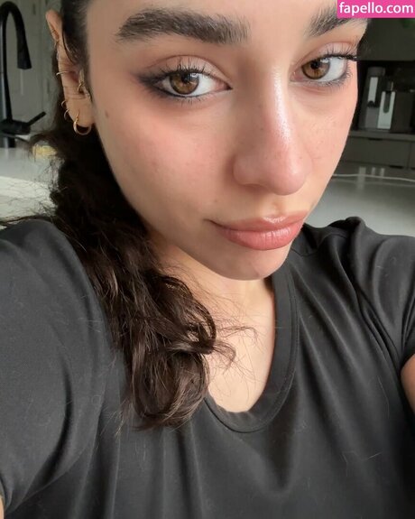 ayaattt model porn archive