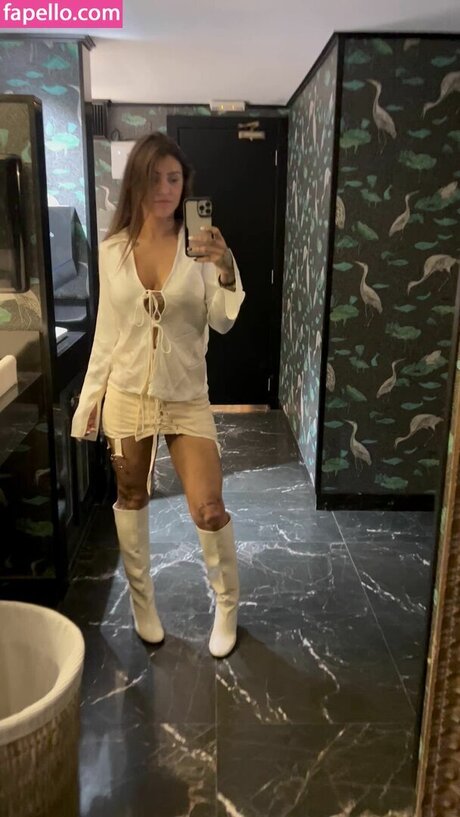 larimattes nice model pictures