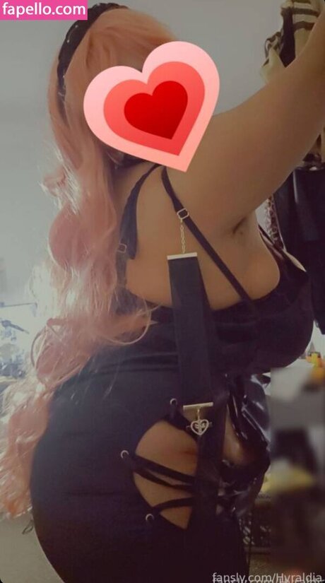 Hyraldia model pretty pic