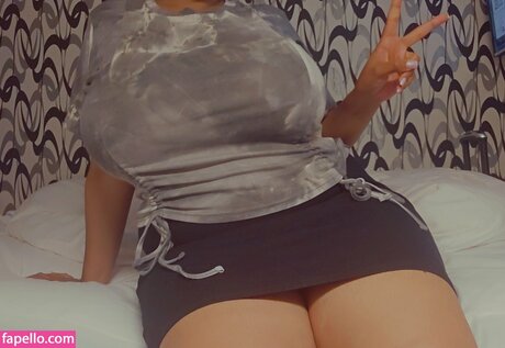 Hyraldia art model photos