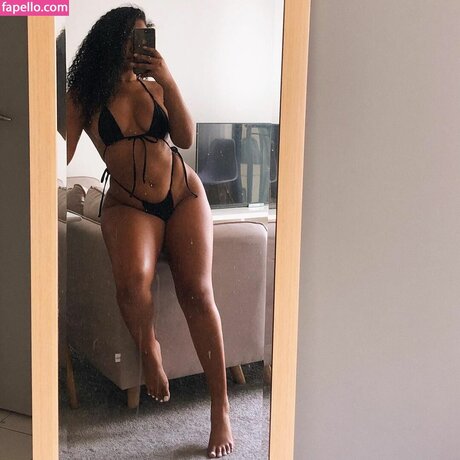 Melanadavids pornstar adult picture