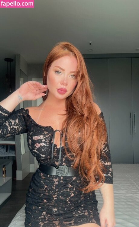 Isis Ruiva pornstar erotic archive