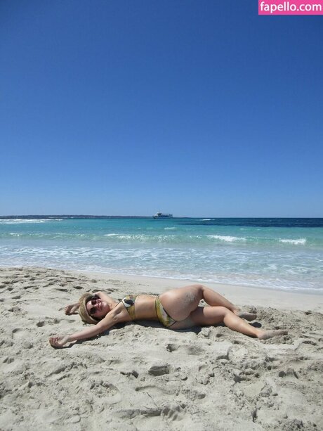 latina shemale onlyfans free nude galleries