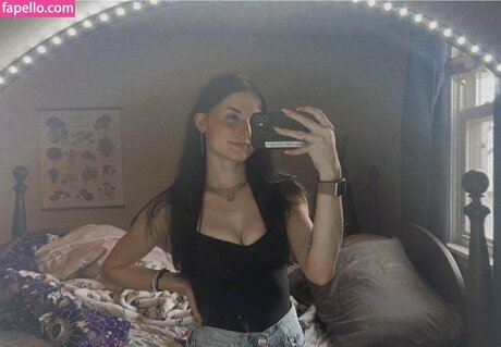 Emileesilvey top pornstar gallery