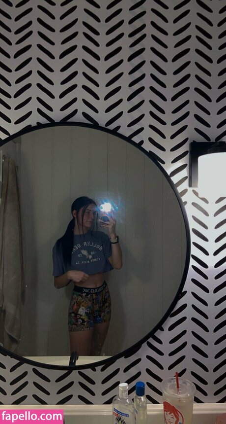 Emileesilvey adult actress img