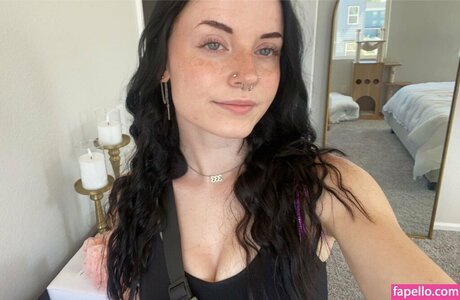 Emileesilvey pornstar perfect pictures