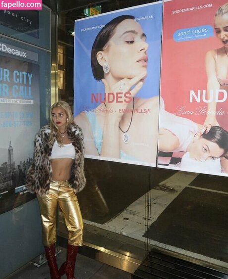 female popular onlyfans pornographic image