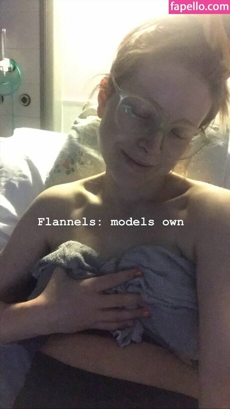 Jessie Cave sexy actress photos