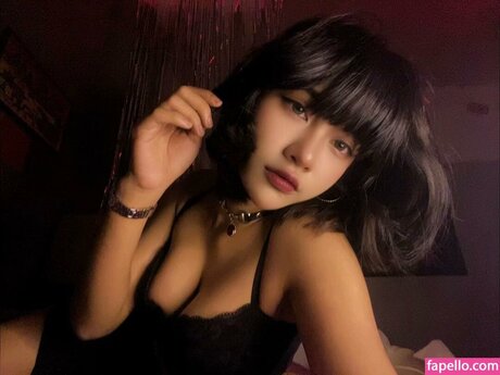 Atiqaaarn star sexy images