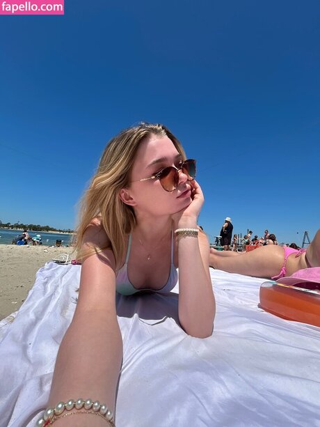 booleahhh pretty actress pic