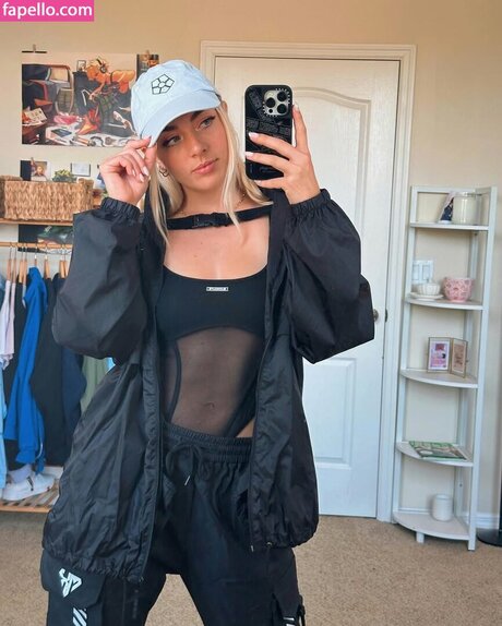 Carmen Elaine beautiful model image