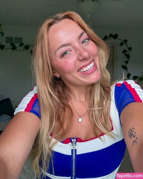 Carmen Elaine pornstar art archive