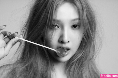 milf wife onlyfans adult pictures